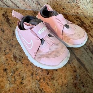 NIKE Size 5 Pink Baby Slip On Sneakers Shoes